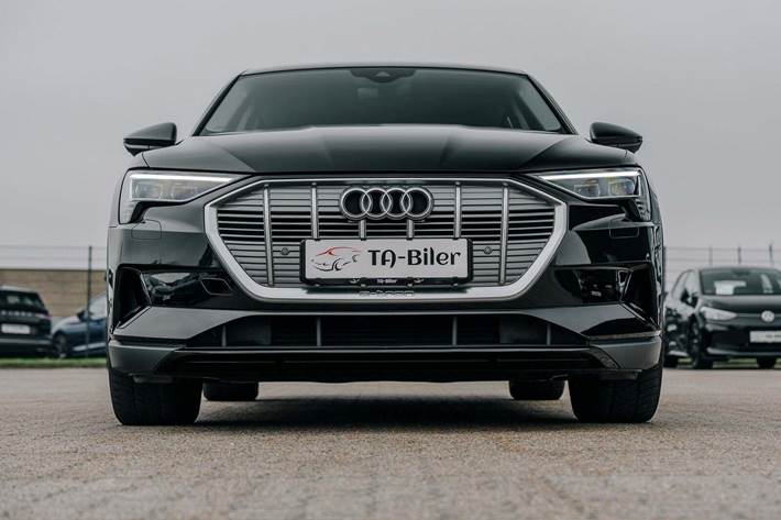 Sort Audi e-tron fra 2021