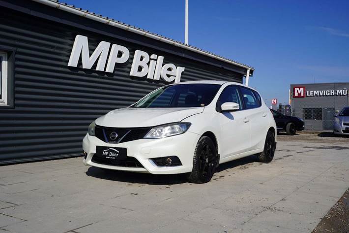 Sort Nissan Pulsar fra 2014