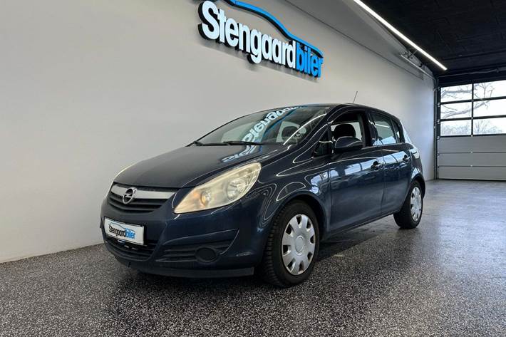 Sort Opel Corsa fra 2008