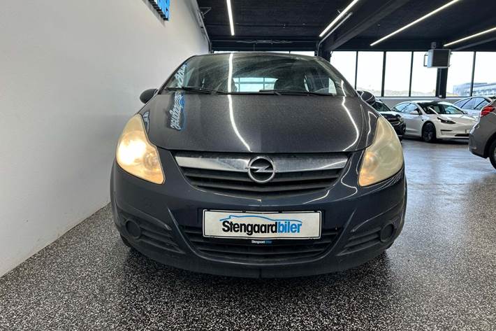 Sort Opel Corsa fra 2008