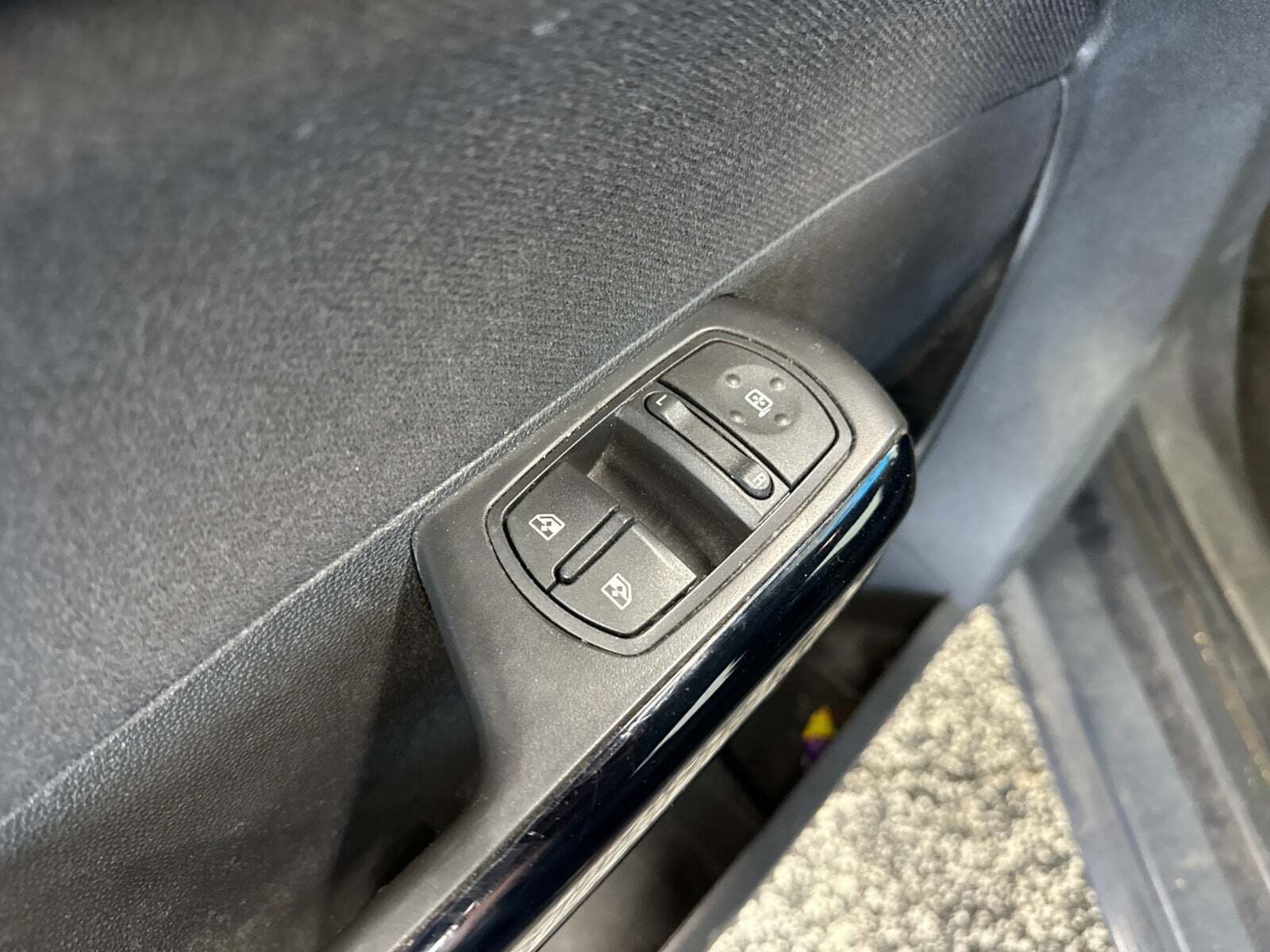 Sort Opel Corsa fra 2008