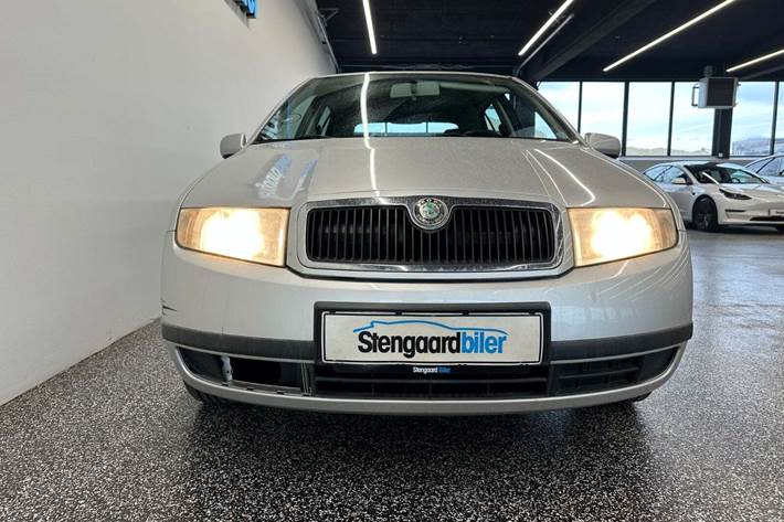 Sølv Skoda Fabia fra 2004