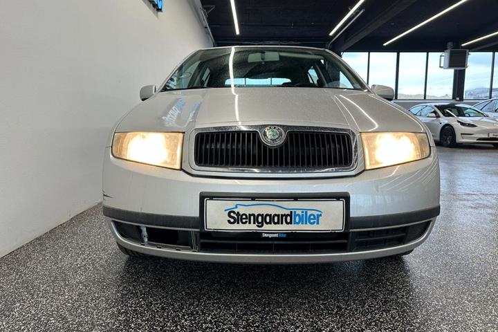 Sølv Skoda Fabia fra 2004