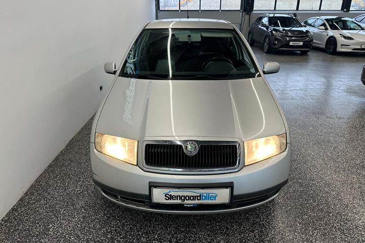 Sølv Skoda Fabia fra 2004