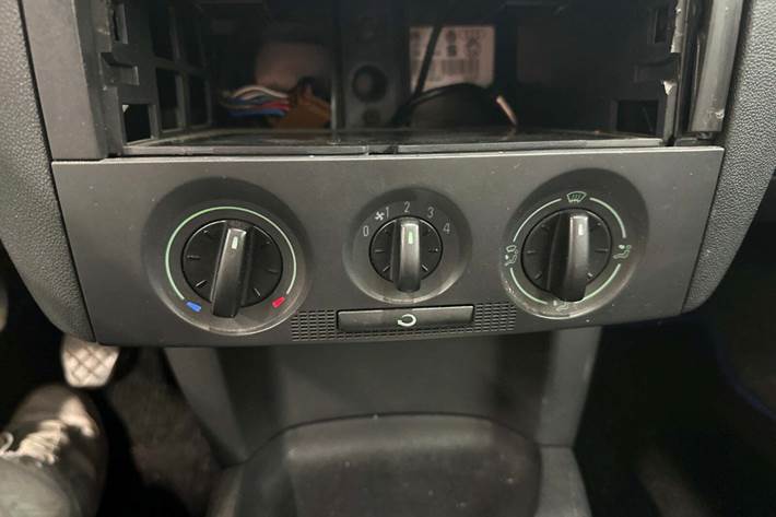 Sølv Skoda Fabia fra 2004