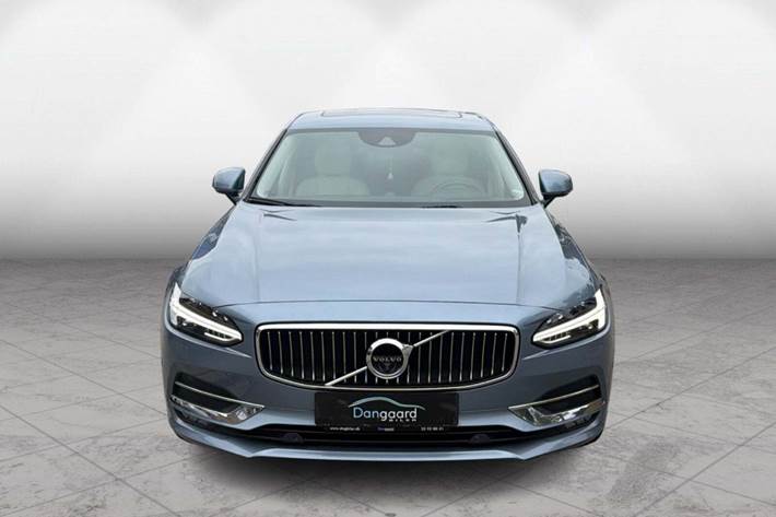 Blå Volvo S90 fra 2016