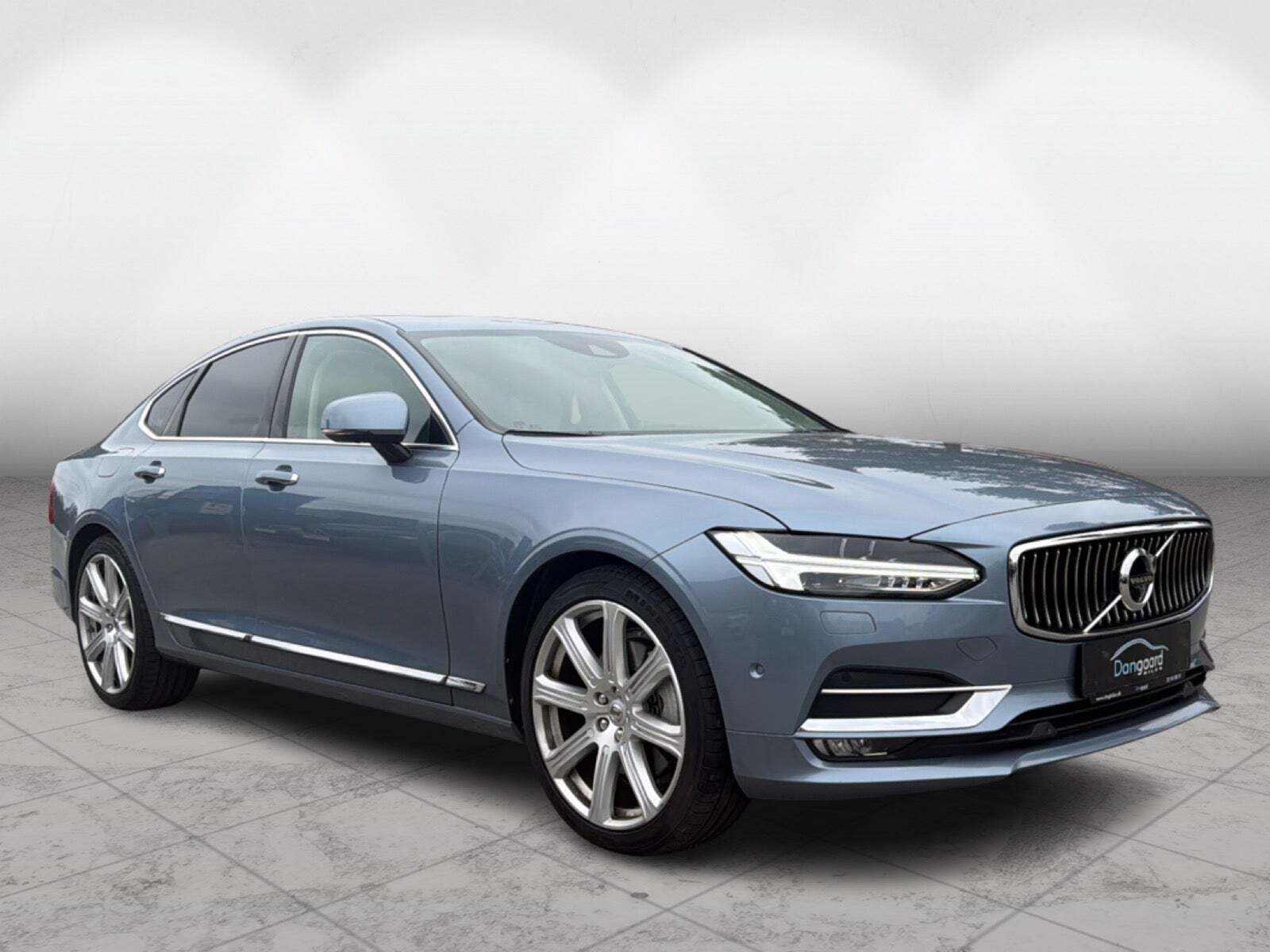 Blå Volvo S90 fra 2016