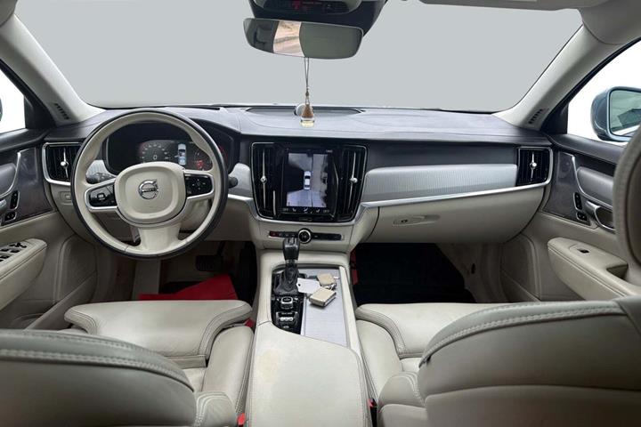Blå Volvo S90 fra 2016