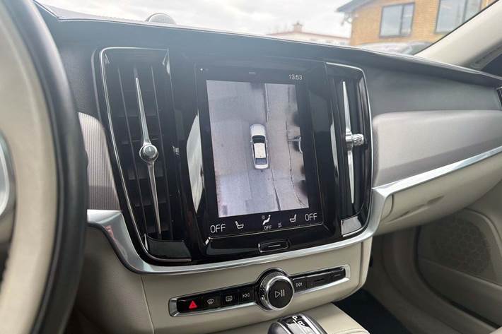 Blå Volvo S90 fra 2016