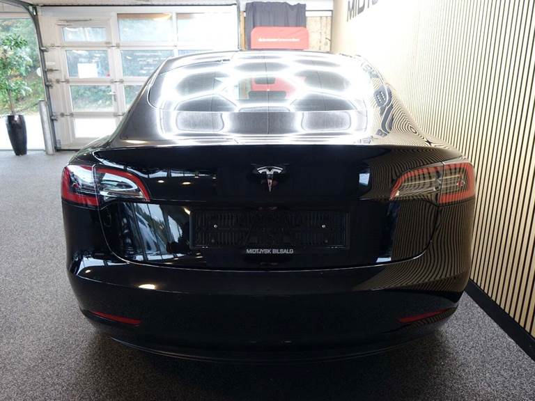 Tesla Model 3 Standard Range+ RWD