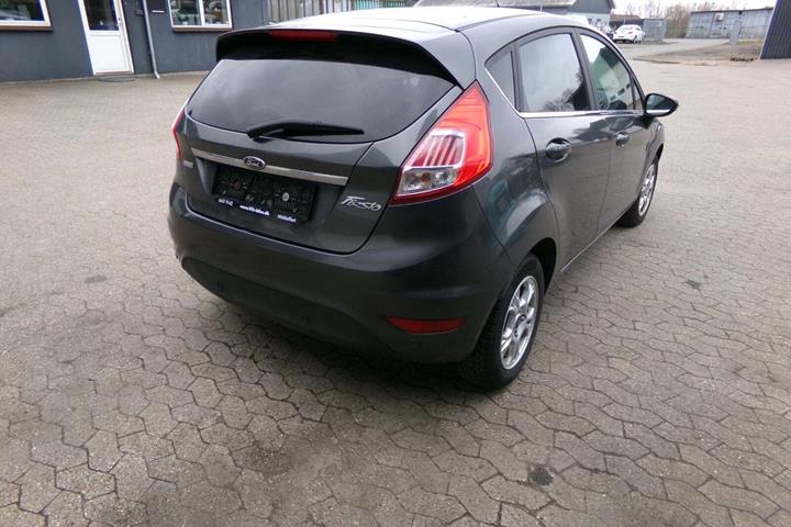 Grå Ford Fiesta fra 2016