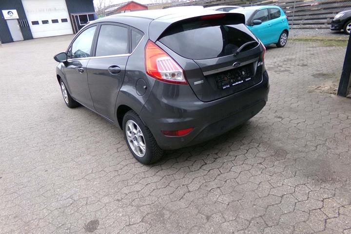 Grå Ford Fiesta fra 2016