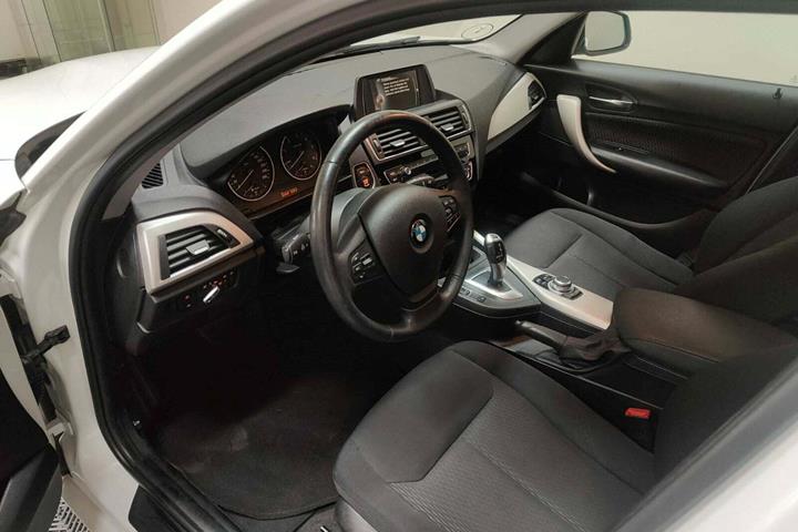 Hvid BMW 118d fra 2017
