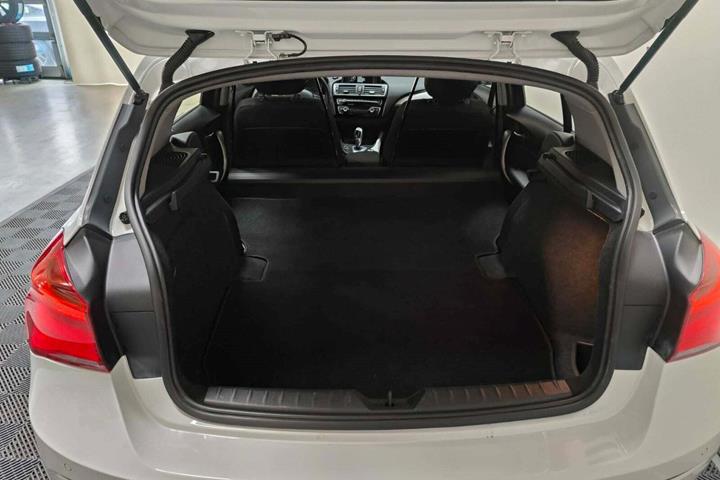 Hvid BMW 118d fra 2017