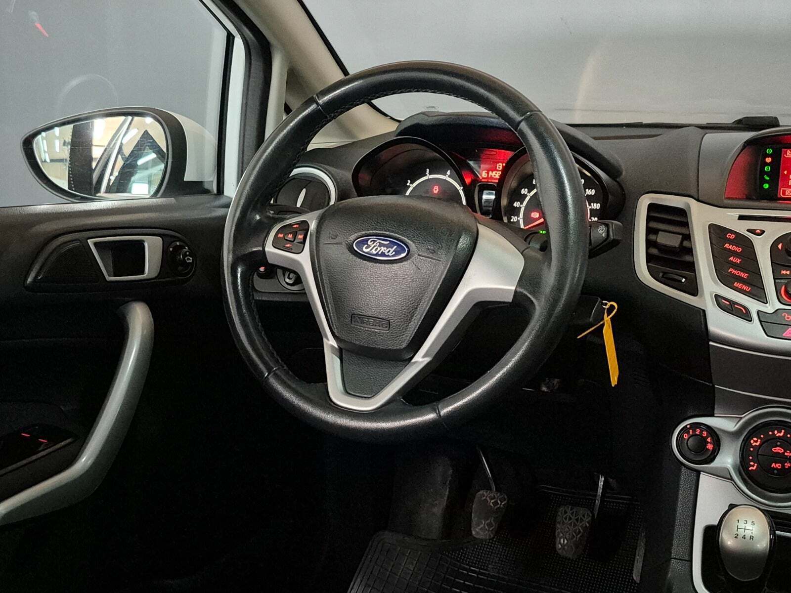 Hvid Ford Fiesta fra 2012