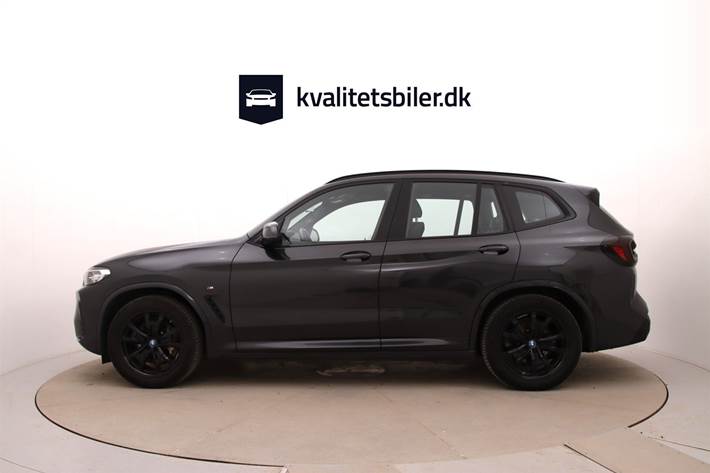 Grå BMW iX3 fra 2022