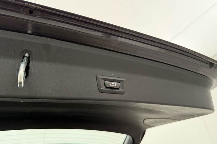 Grå BMW iX3 fra 2022