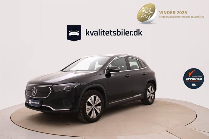 Sort Mercedes EQA 250 fra 2021 set udefra