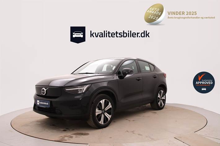 Sort Volvo C40 fra 2023 set udefra