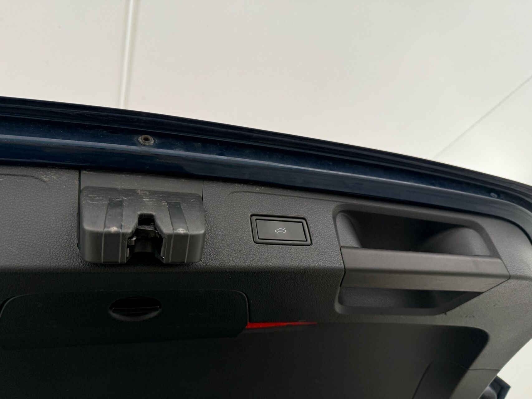 Blå VW Passat fra 2020