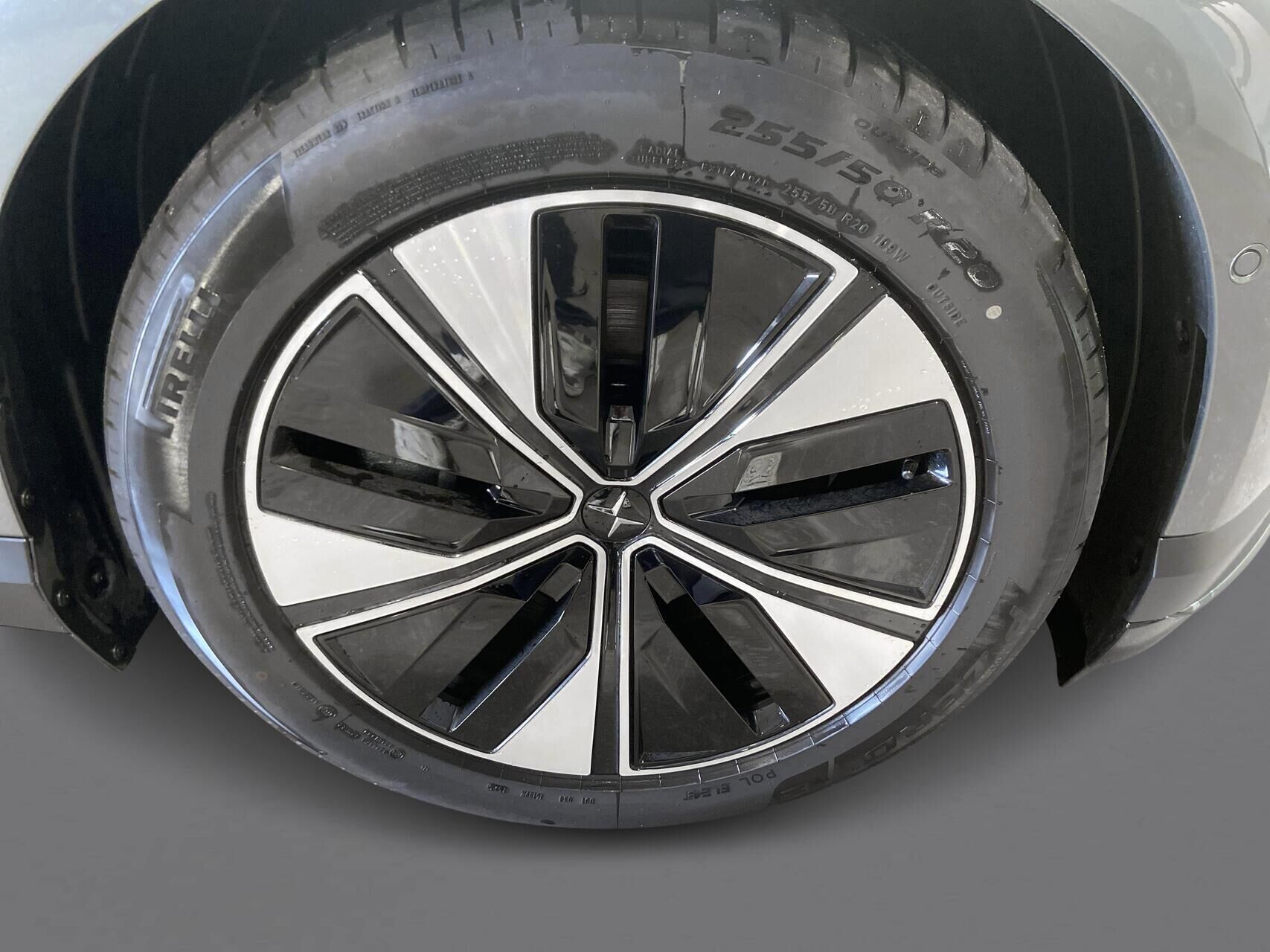 undefined Polestar 4 fra 2025