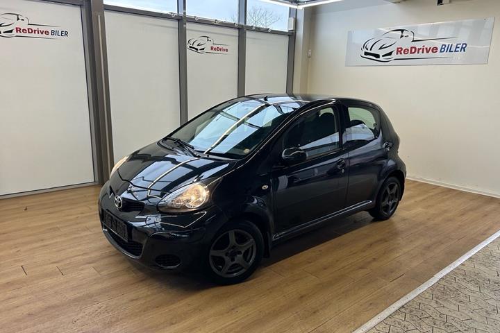 Sort Toyota Aygo fra 2012