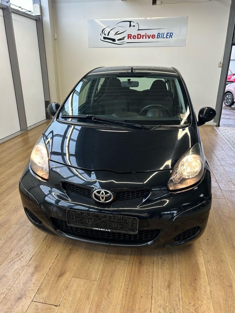 Sort Toyota Aygo fra 2012