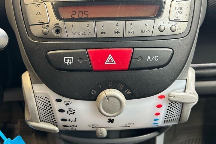 Sort Toyota Aygo fra 2012