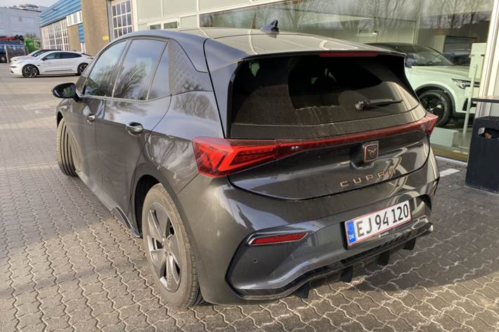 Grå Cupra Born fra 2024