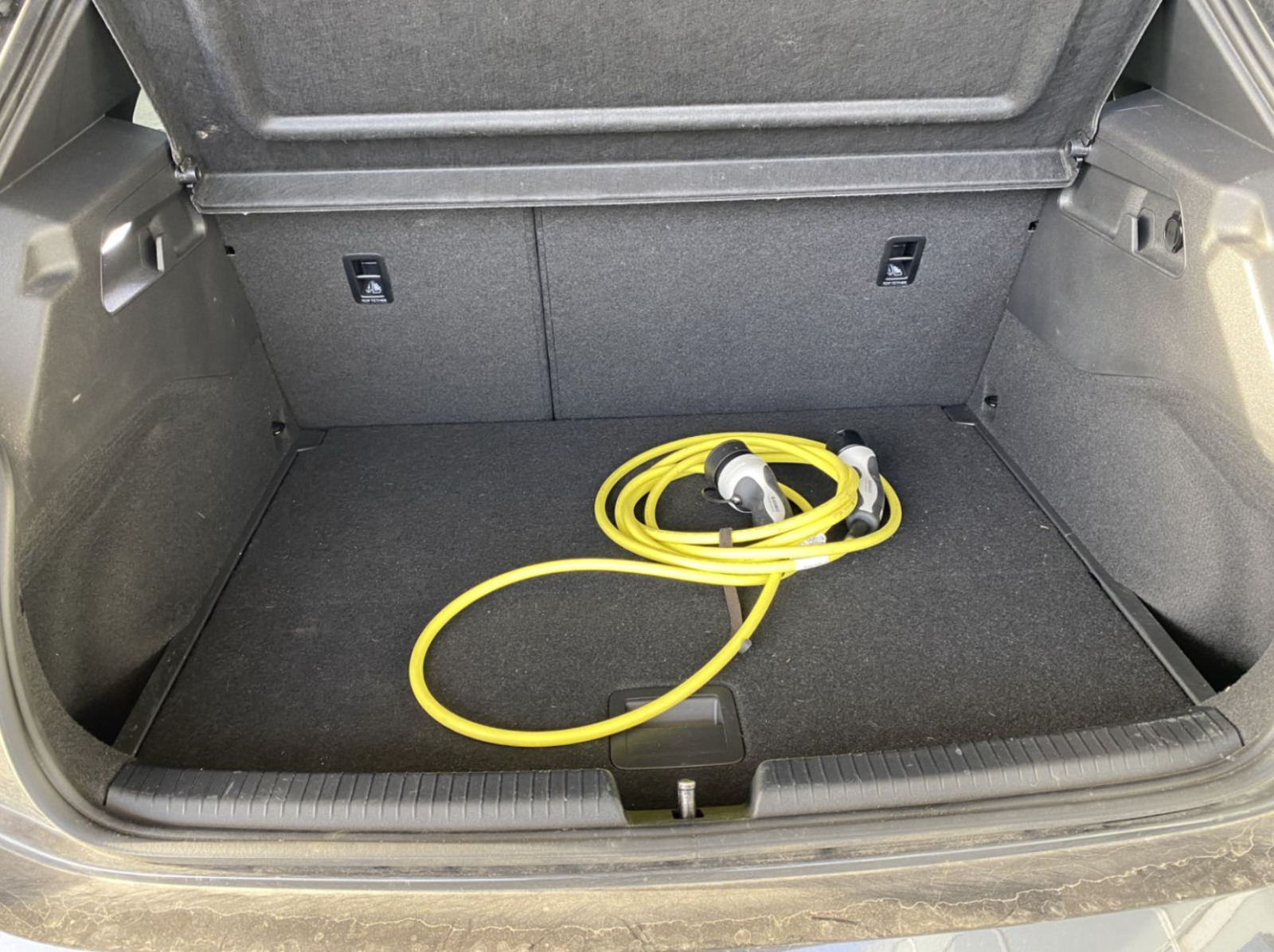 Grå Cupra Born fra 2024