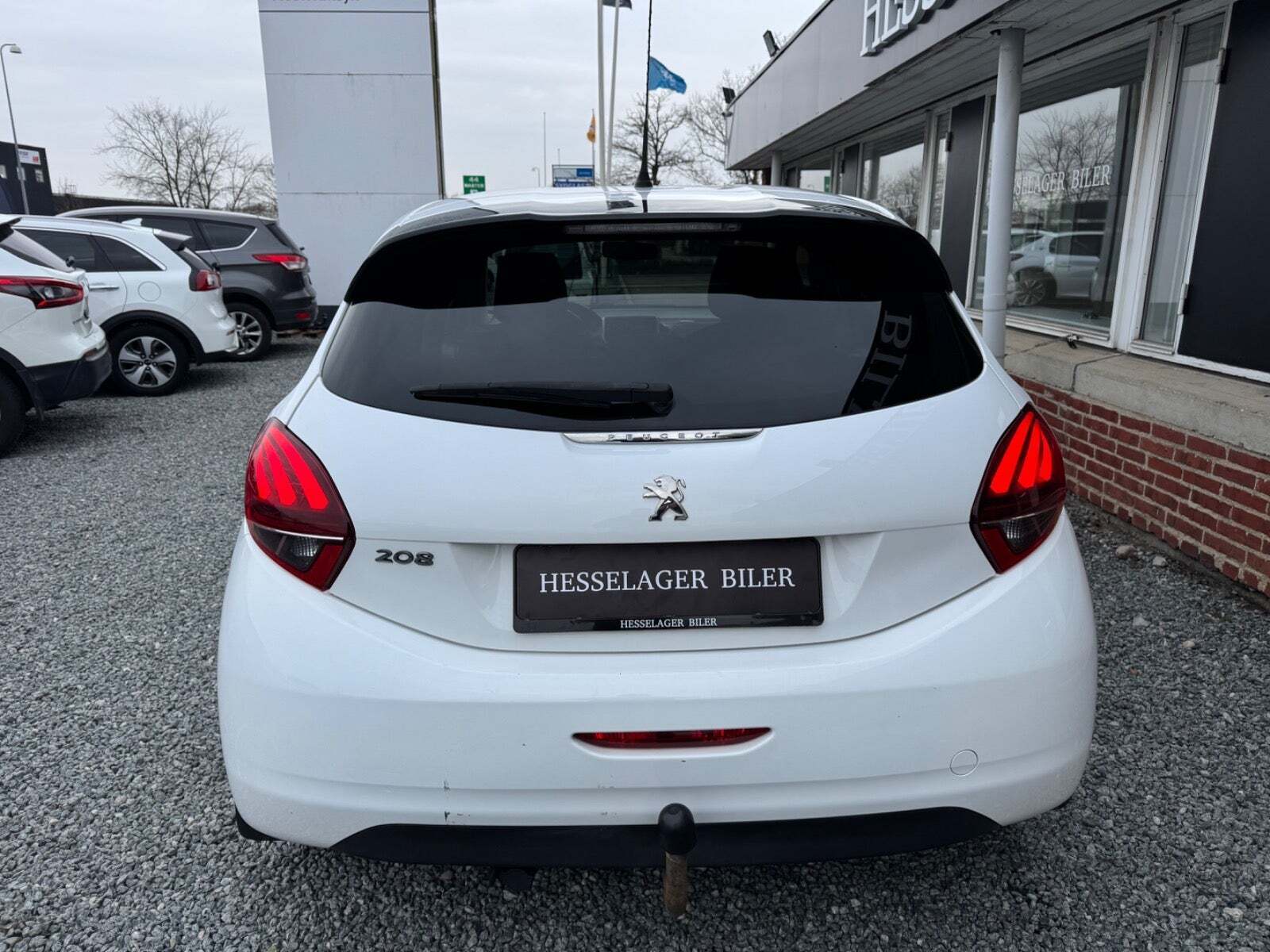 Hvid Peugeot 208 fra 2017
