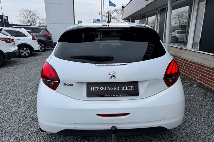 Hvid Peugeot 208 fra 2017
