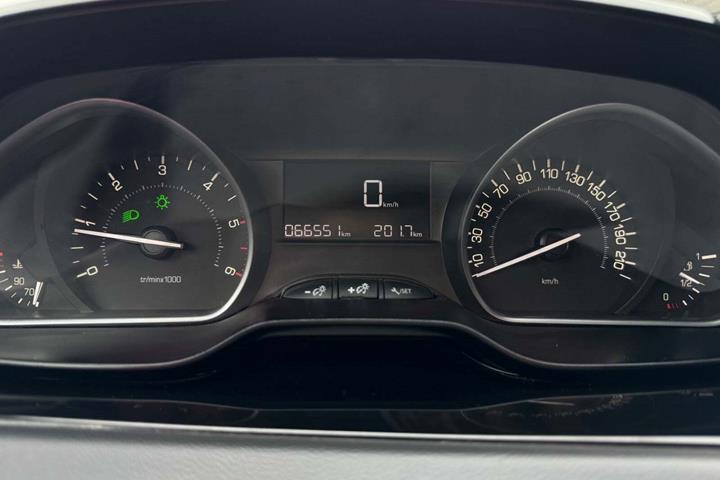 Hvid Peugeot 208 fra 2017
