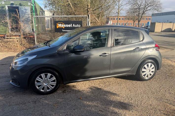 Grøn Peugeot 208 fra 2016