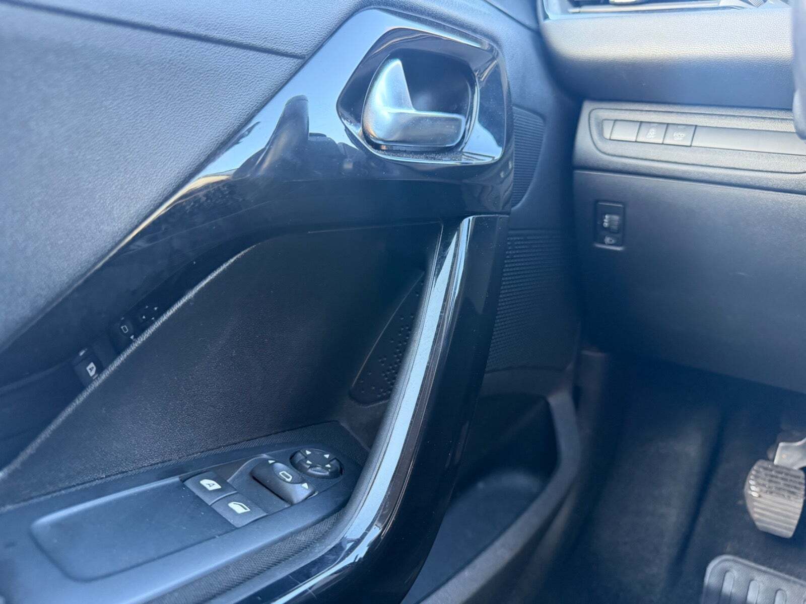 Grøn Peugeot 208 fra 2016