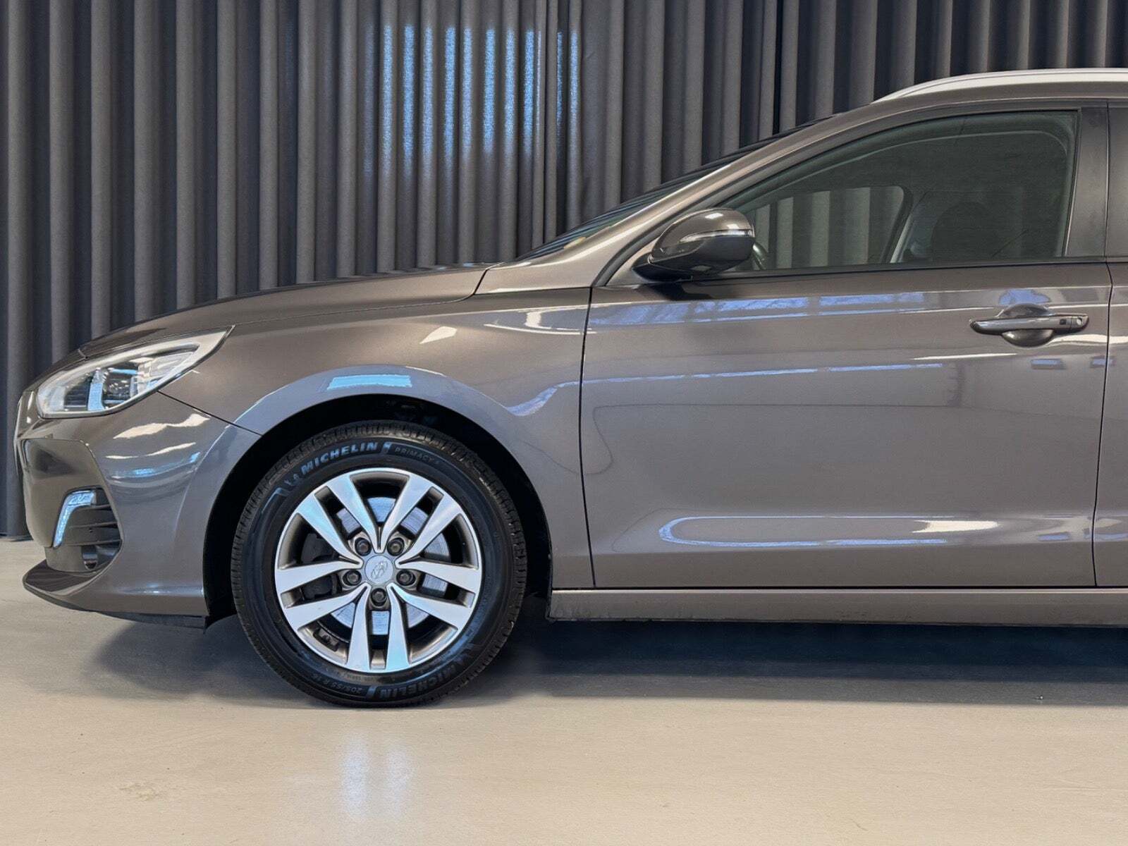 Brun Hyundai i30 fra 2019