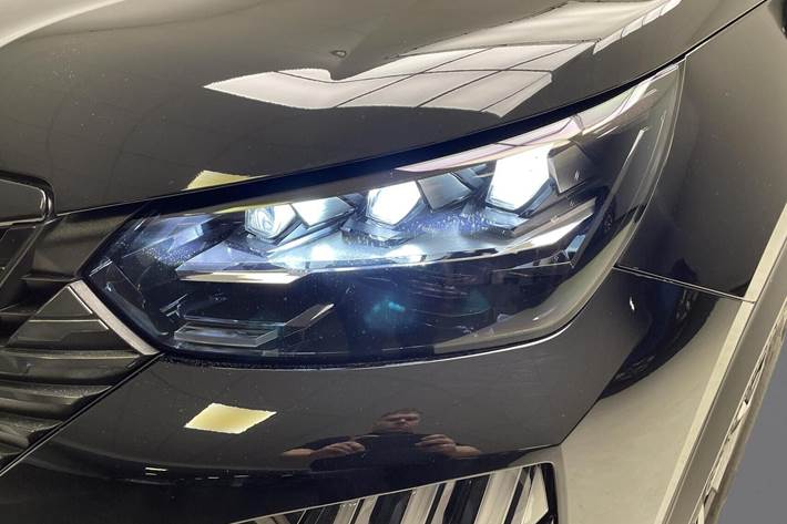 Sort Peugeot e-2008 fra 2025