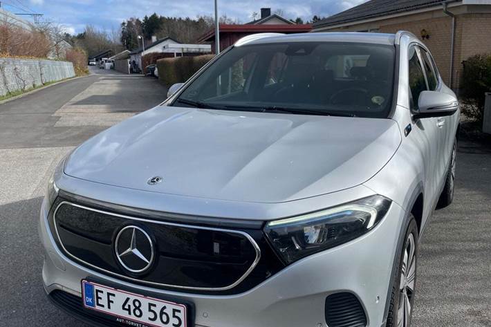 Grå Mercedes EQA fra 2021