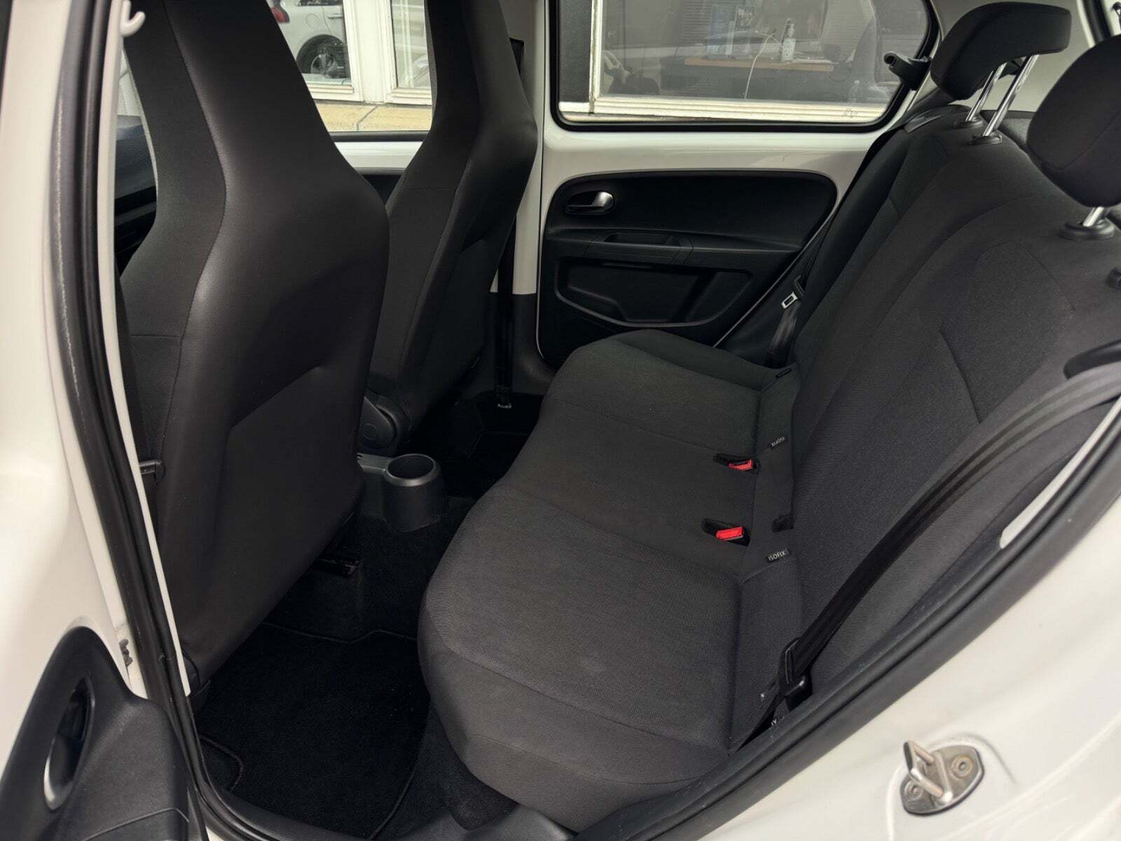 Hvid VW UP! fra 2017