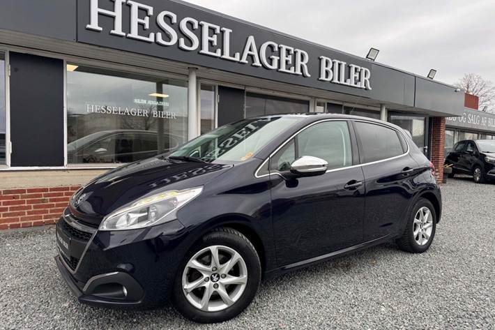 Blå Peugeot 208 fra 2018