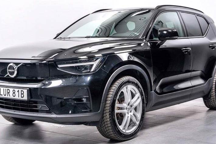 Sort Volvo XC40 fra 2023