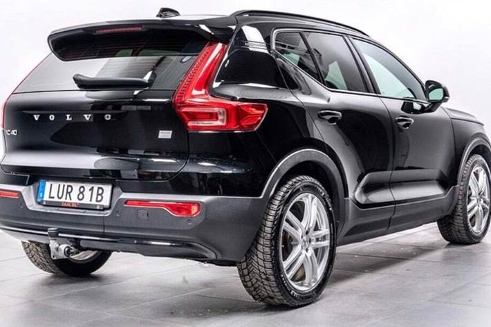 Sort Volvo XC40 fra 2023