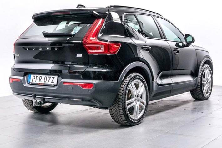 Sort Volvo XC40 fra 2023