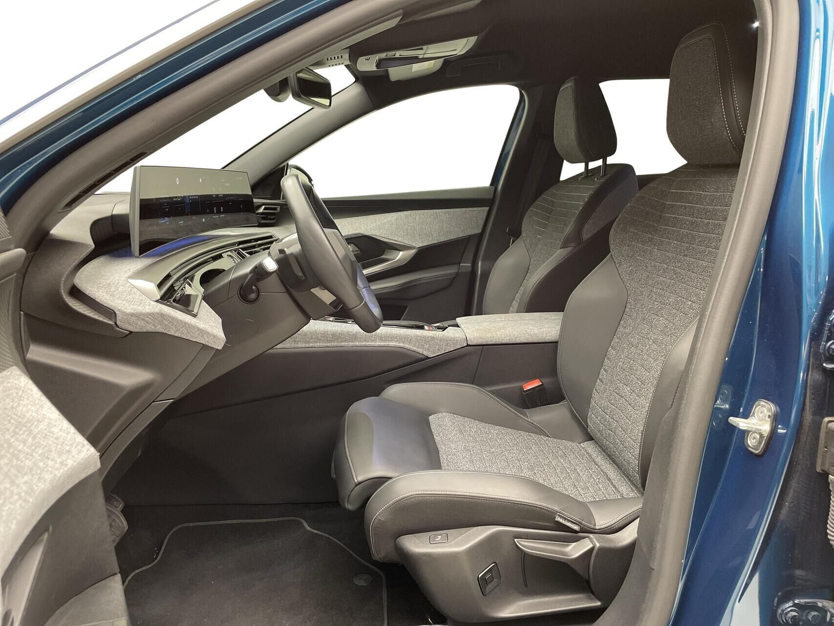 Peugeot e-5008 EL Allure 210HK 5d Aut.