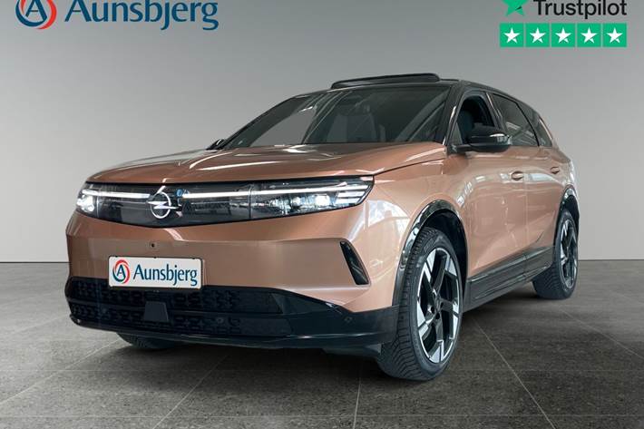 Kobber Opel Grandland-e fra 2025 set udefra