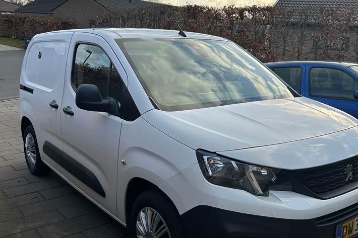 Hvid Peugeot Partner fra 2019