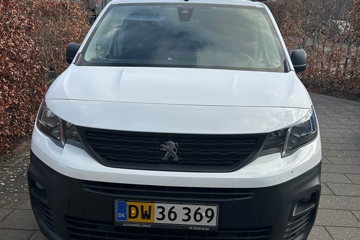 Hvid Peugeot Partner fra 2019