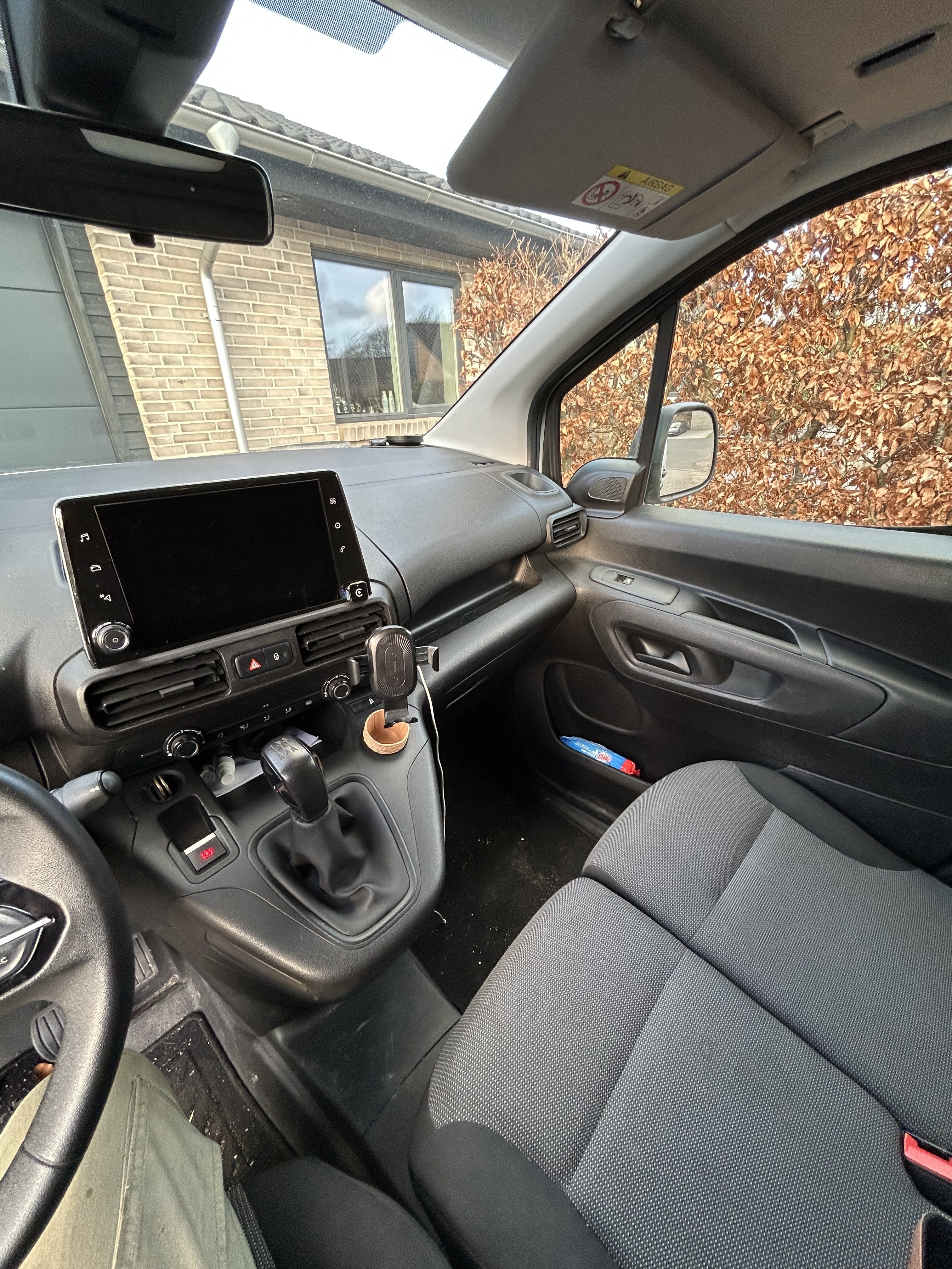 Hvid Peugeot Partner fra 2019