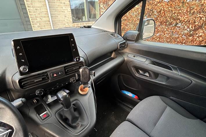 Hvid Peugeot Partner fra 2019