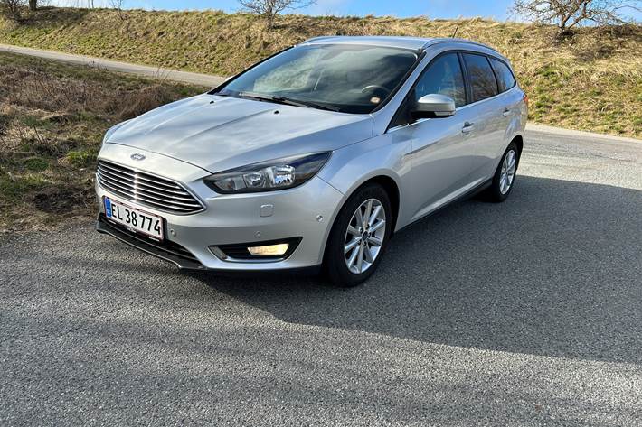 Grå Ford Focus fra 2018